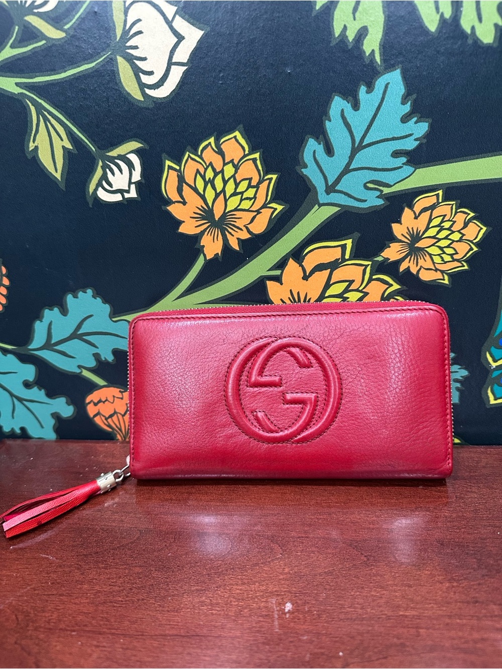 Gucci Soho Cellarius Red Leather Interlocking G Zip Around Tassel Wallet - Picture 2 of 14